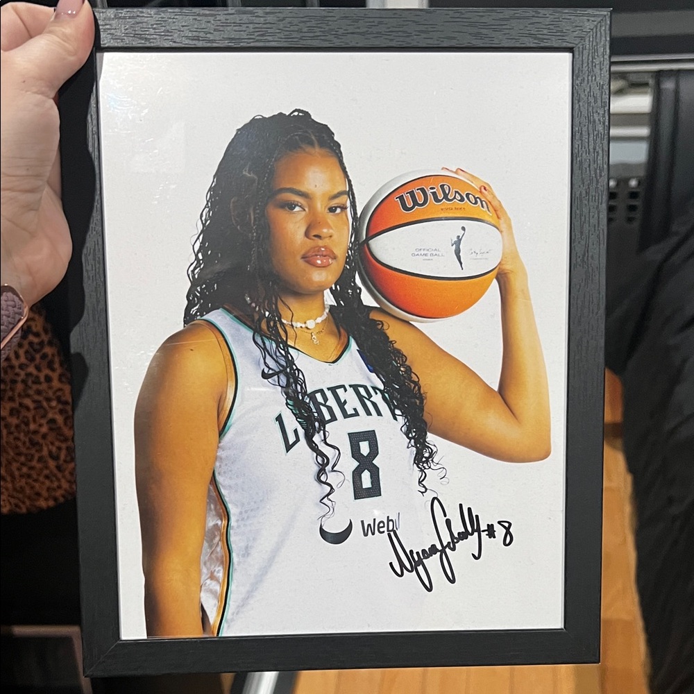 Nyara Sabally Autograph